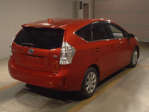 2012 Toyota Prius alpha ZVW41W[1]