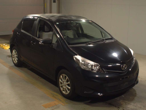 2012 Toyota Vitz KSP130[2]