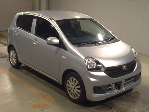 2016 Daihatsu Mira es LA300S[2]