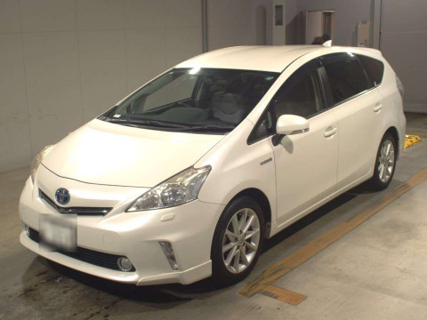 2013 Toyota Prius alpha ZVW41W[0]