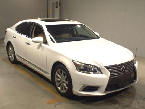 2013 Lexus LS USF40[2]