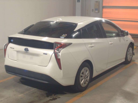 2017 Toyota Prius ZVW50[1]