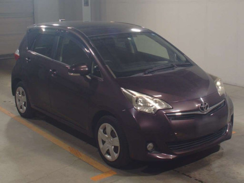 2011 Toyota Ractis NSP120[2]