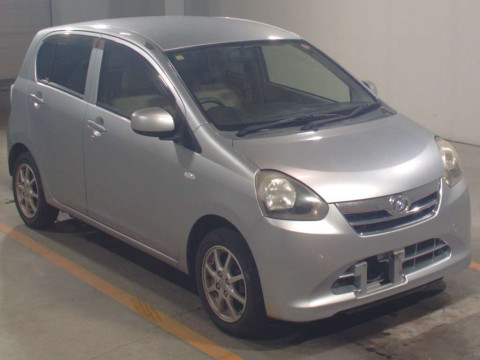 2012 Daihatsu Mira es LA300S[2]