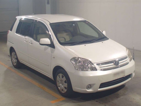 2010 Toyota Raum NCZ20[2]