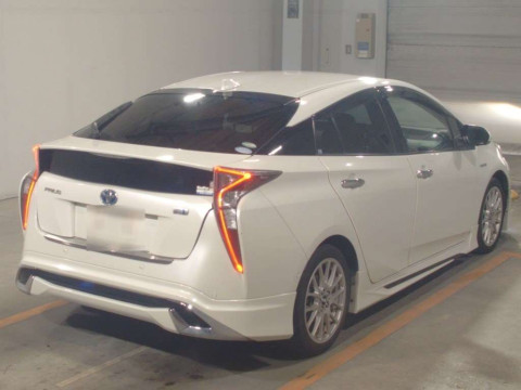 2018 Toyota Prius ZVW51[1]