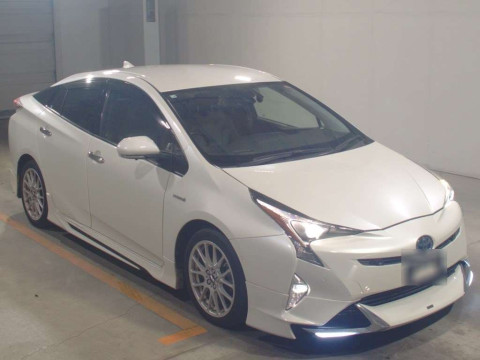 2018 Toyota Prius ZVW51[2]