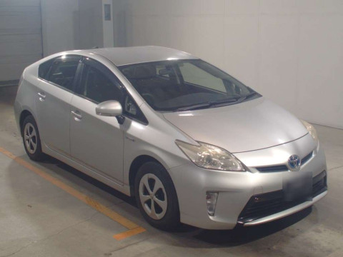 2012 Toyota Prius ZVW30[2]