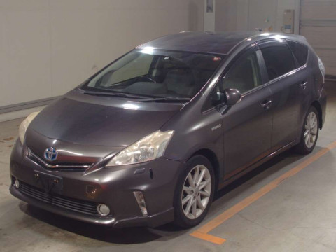 2011 Toyota Prius alpha ZVW41W[0]