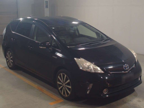 2012 Toyota Prius alpha ZVW40W[2]