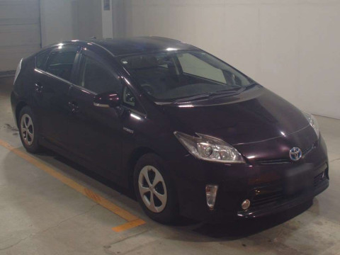 2013 Toyota Prius ZVW30[2]