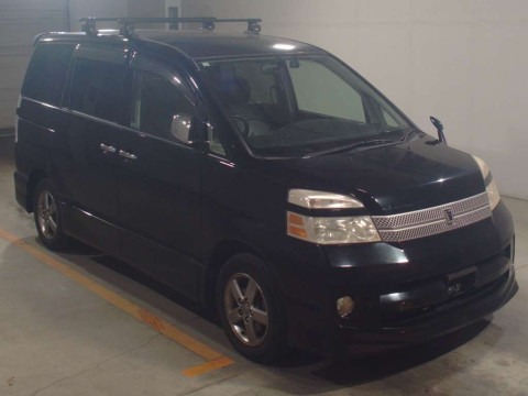 2007 Toyota Voxy AZR60G[2]