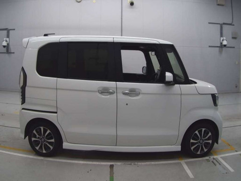 2023 Honda N-BOX CUSTOM JF3[2]