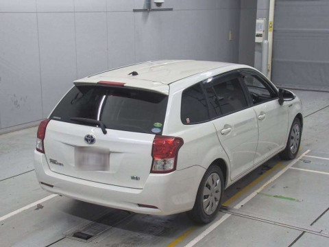 2013 Toyota Corolla Fielder NKE165G[1]