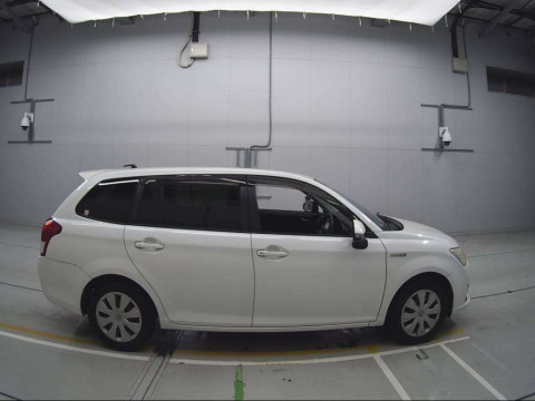 2013 Toyota Corolla Fielder NKE165G[2]