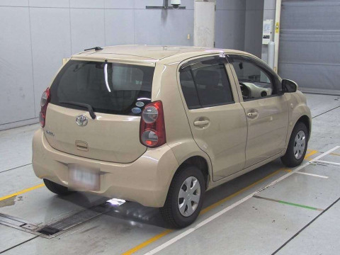 2011 Toyota Passo KGC30[1]