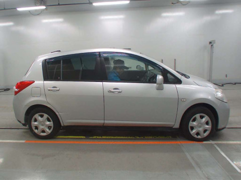 2010 Nissan Tiida C11[2]