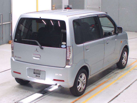 2010 Mitsubishi eK Wagon H82W[1]