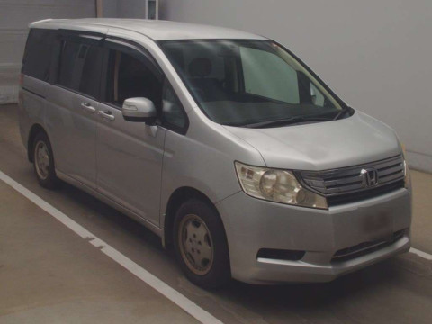 2010 Honda Step WGN RK1[2]