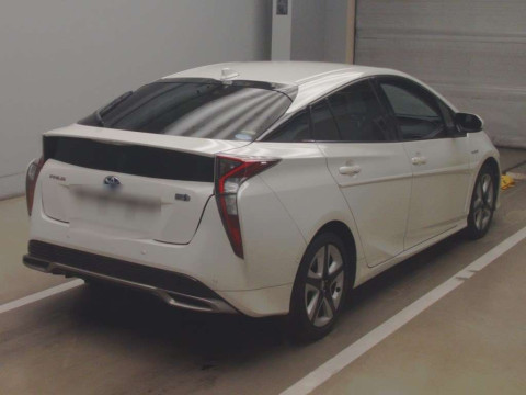 2016 Toyota Prius ZVW51[1]