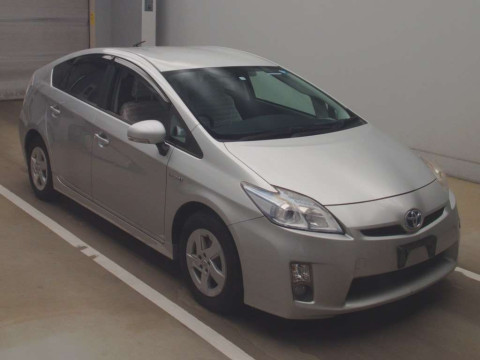 2011 Toyota Prius ZVW30[2]