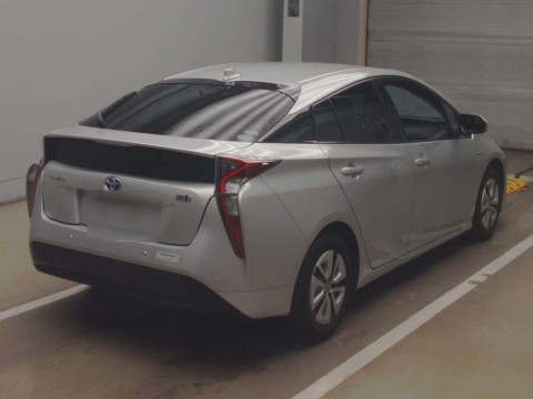 2016 Toyota Prius ZVW51[1]