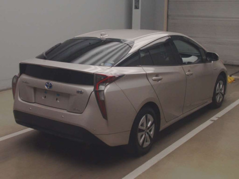 2016 Toyota Prius ZVW55[1]