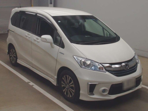 2014 Honda Freed hybrid GP3[2]