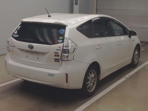 2012 Toyota Prius alpha ZVW41W[1]