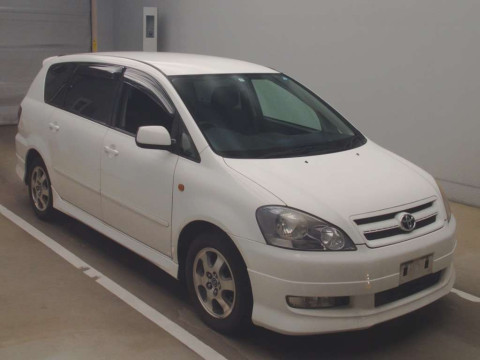 2001 Toyota Ipsum ACM21W[2]