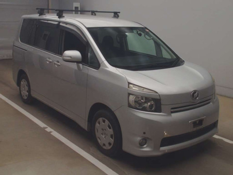 2008 Toyota Voxy ZRR70G[2]