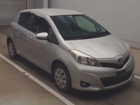 2014 Toyota Vitz NSP130[2]