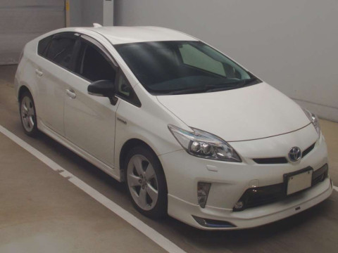 2012 Toyota Prius ZVW30[2]