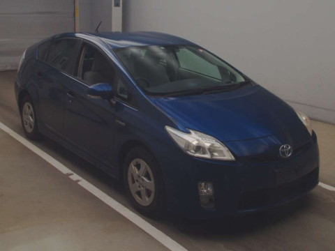 2010 Toyota Prius ZVW30[2]