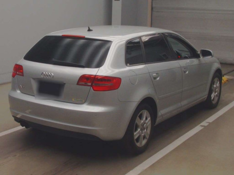 2011 Audi A3 8PCAX[1]