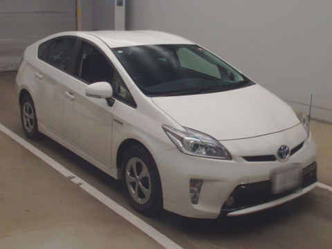 2014 Toyota Prius ZVW30[2]