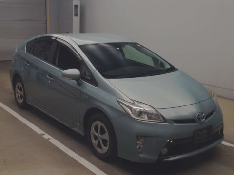 2012 Toyota Prius ZVW30[2]