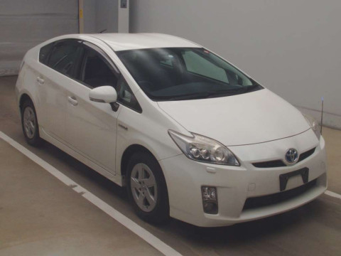 2011 Toyota Prius ZVW30[2]