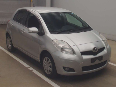 2009 Toyota Vitz SCP90[2]