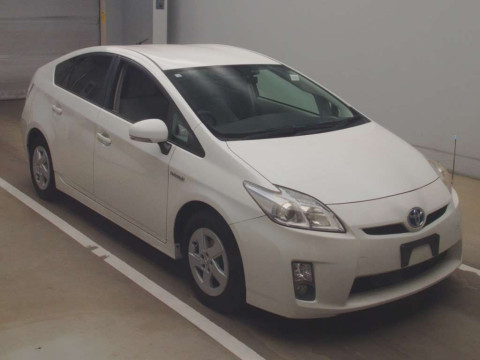 2010 Toyota Prius ZVW30[2]