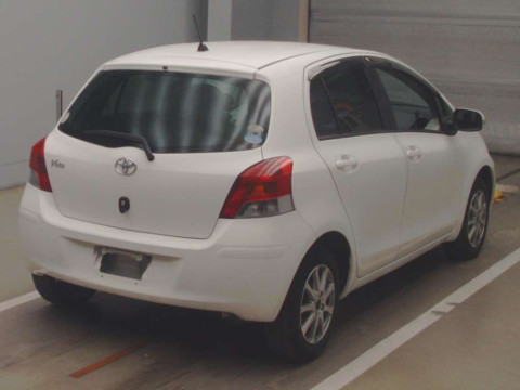 2009 Toyota Vitz SCP90[1]