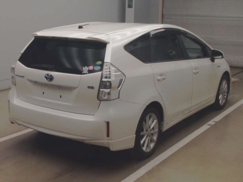 2014 Toyota Prius alpha ZVW41W[1]