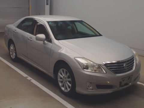 2008 Toyota Crown GRS202[2]