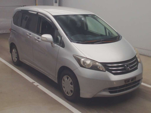 2010 Honda Freed GB3[2]