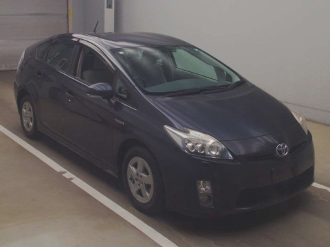 2011 Toyota Prius ZVW30[2]