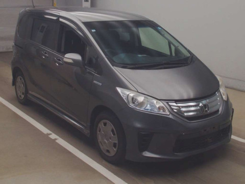 2011 Honda Freed hybrid GP3[2]