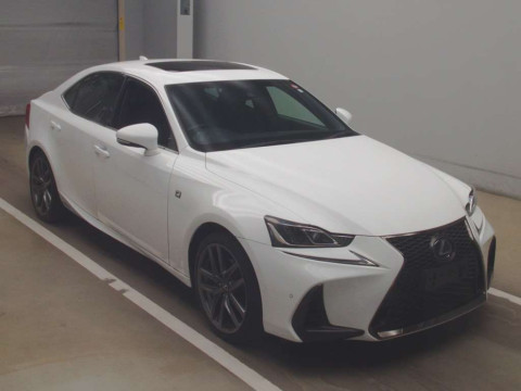 2018 Lexus IS AVE30[2]