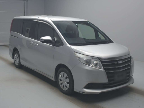 2014 Toyota Noah ZRR80G[2]