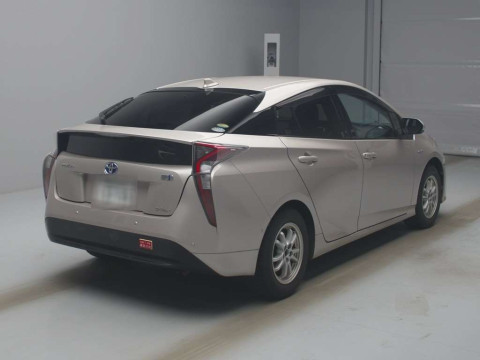 2017 Toyota Prius ZVW55[1]