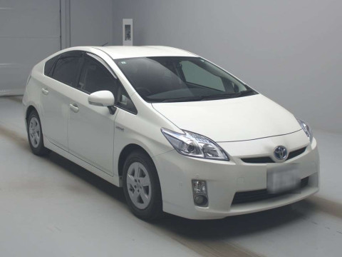 2011 Toyota Prius ZVW30[2]